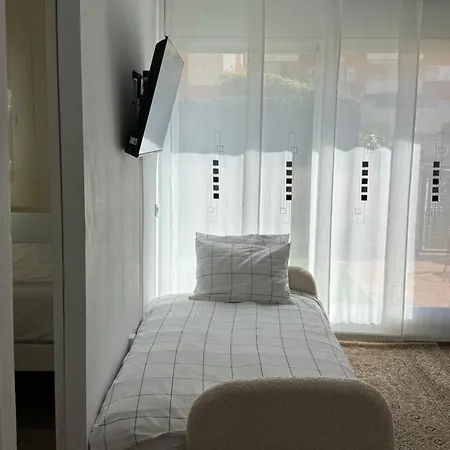 Διαμέρισμα Luxury Svetlanka House Fenals